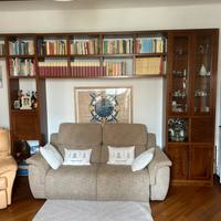 Mobile ponte libreria noce massello con vetrinetta