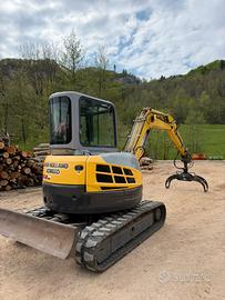 Escavatore New Holland Kobelco 50.2