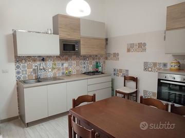 Casa a 150 metri da mare con cortile esterno