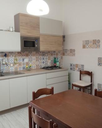 Casa a 150 metri da mare con cortile esterno