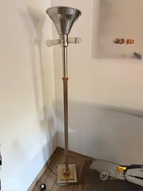 Lampada alta anni 70 in acciaio e ottone