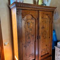 Armadio antico stile provenzale