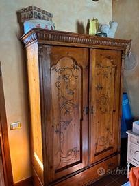 Armadio antico stile provenzale