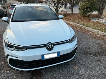 Golf 8 R-line 2.0 TDI 150cv