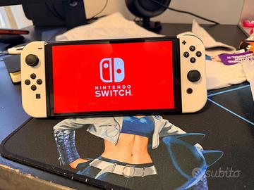 Nintendo Switch OLED Bianca