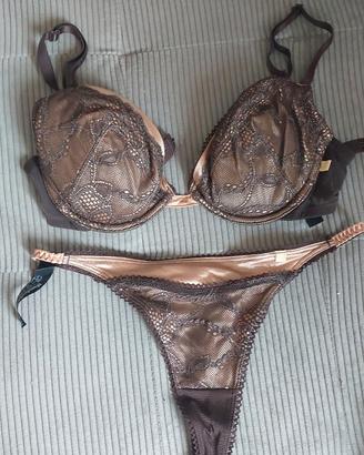 Completo push up e perizoma Wonderbra