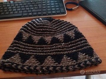 Cappello in lana pari al nuovo 