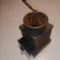 Macinino da caffè antico