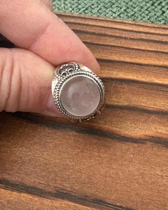 Anello con quarzo rosa