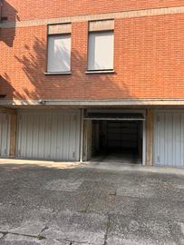 Garage via Algeria Ferrara est