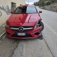 Mercedes CLA 180 benzina incidentata