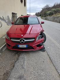 Mercedes CLA 180 benzina incidentata