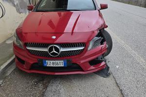 Mercedes CLA 180 benzina incidentata