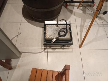 bistecchiera professionale 220 w