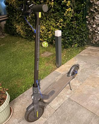 Monopattino elettrico xiaomi mi scooter 3