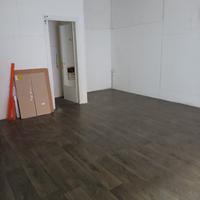 Negozio per uso commerciale