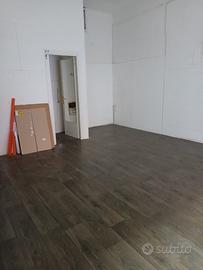 Negozio per uso commerciale