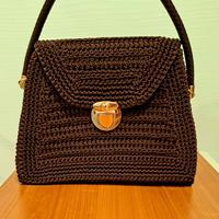 Borsa all'uncinetto fatta a mano