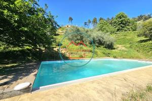 Villa di 240 m² con più di 5 locali e box auto a P