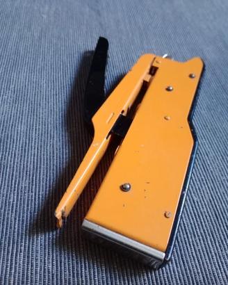 cucitrice a pinza vintage (6tipi articoli)