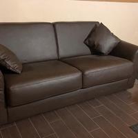 Divano letto in pelle nuovo di fabbrica