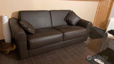 Divano letto in pelle nuovo di fabbrica