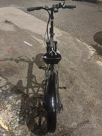 Bicicletta elettrica pieghevole