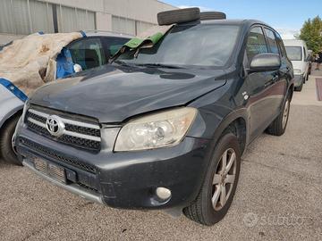 Toyota rav4 anno 2009 ricambi usati