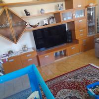 Soggiorno completo con tavolo allungabile e sedie