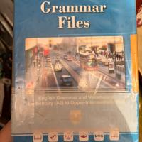 Libro scolastico di inglese