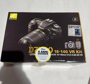 Fotocamera nikon kit D7500 con AF-S 18-140 nuova