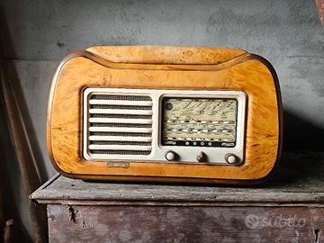 Radio d'epoca a valvole GELOSO anni 50