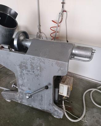 Insaccatrice Elettrica Prof. Omet LT 30