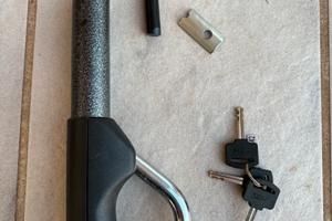 Bloccasterzo auto nuovo