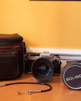 Nikon FE reflex e Obiettivi