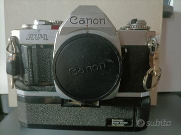 Canon Av1 con accessori 