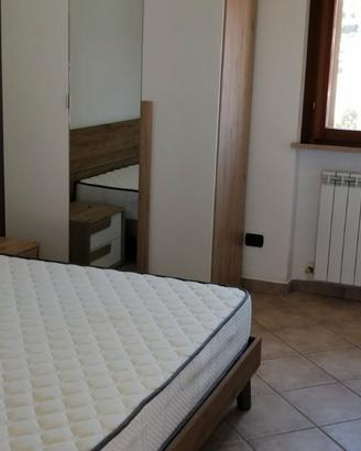 Stanza matrimoniale per studentessa
