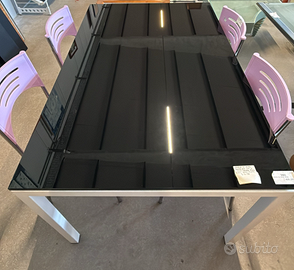 Tavolo In Vetro Nero Nuovo da esposizione 478/U