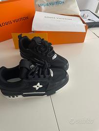 Scarpe nere lv 43