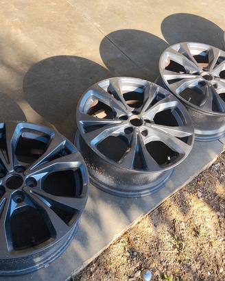 Cerchi da 18 pollici Ford Kuga 5x108