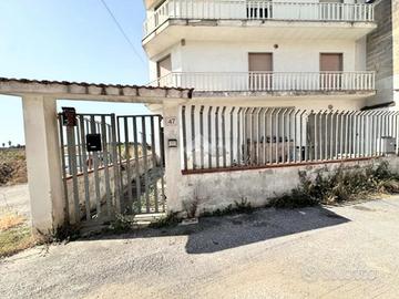 CASA SEMINDIPENDENTE A MANDURIA