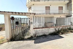 CASA SEMINDIPENDENTE A MANDURIA