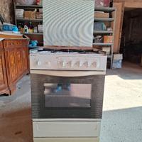 Cucina  a gas con grill elettrico 