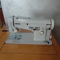 macchina da cucire marca Necchi anni 80