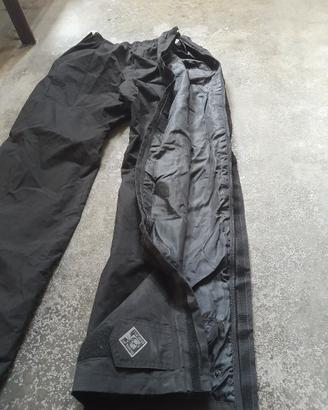 pantaloni impermeabili moto