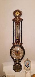 Orologio da parete vintage con barometro e termome