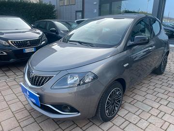Lancia Ypsilon 1.0 FireFly 5 porte S&S Hybrid Gold