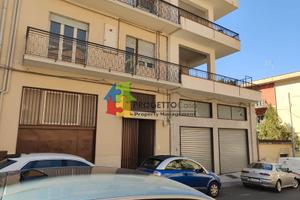 Appartamento con ampio terrazzo - adrano (ct)