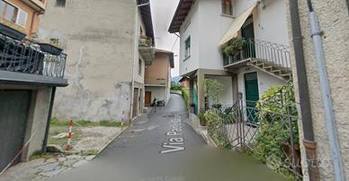 Stanza a Lecco con posto auto