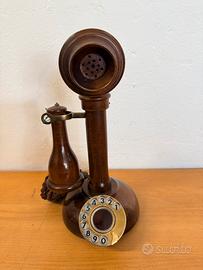 Telefono in legno vintage